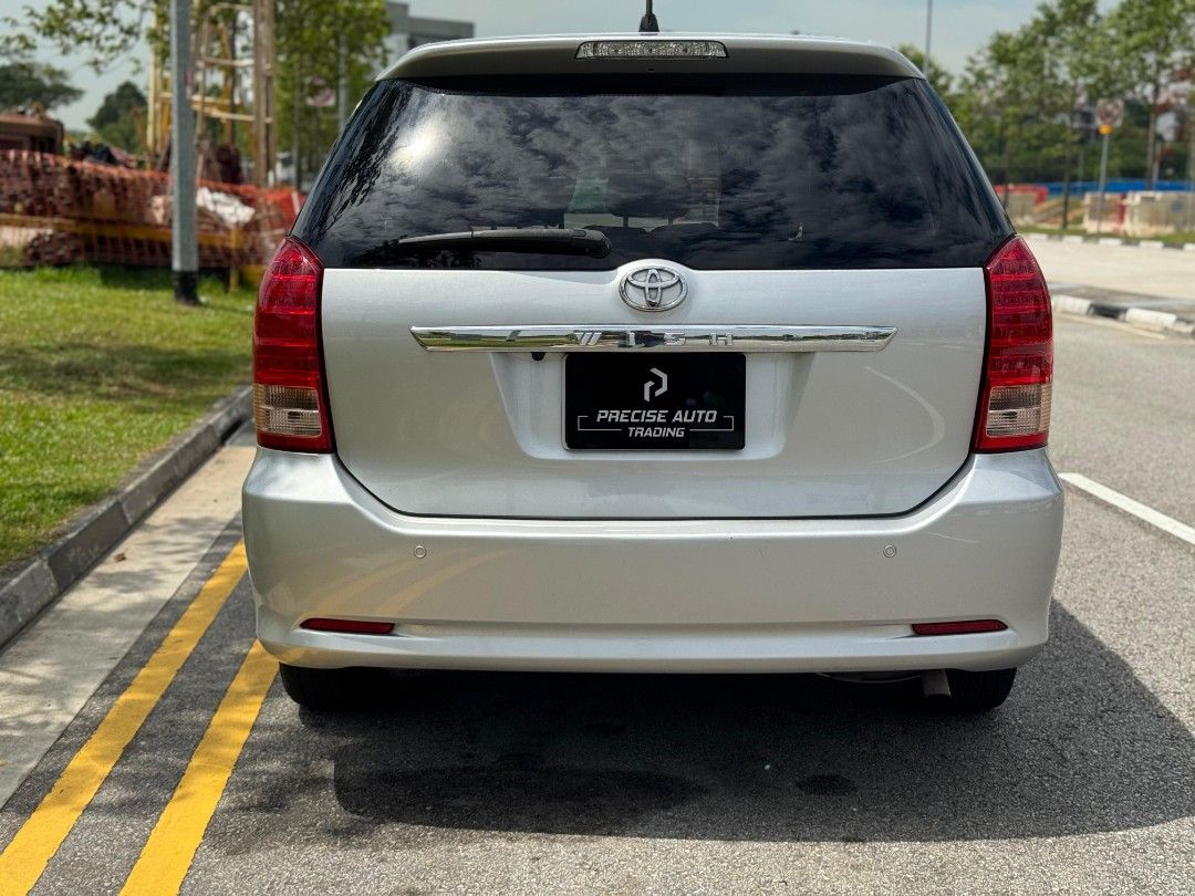 Toyota Wish 1.8 (A)62872684587905113