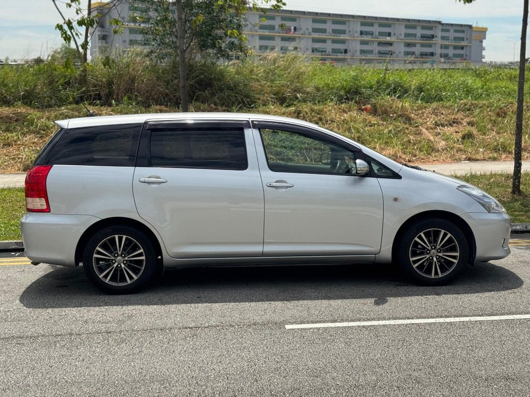 Toyota Wish 1.8 (A)62872684587905111