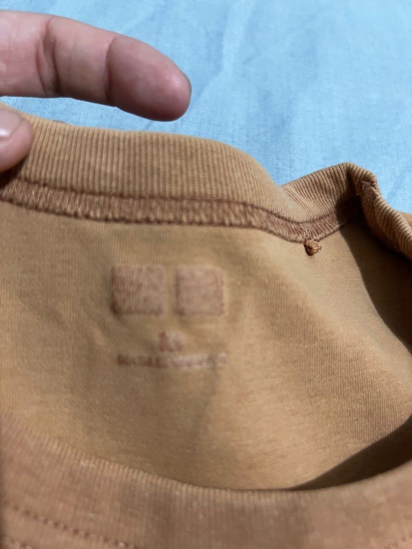 Uniqlo for women (Category: Shirts) located in Manila. Submitted by daddyj1234 (Listing ID 1375979194, Image 2). Description: Uniqlo Crew neck tshirt for women Size: Medium for women Color rate: 8/10 Not ukay/ thrifted Pre loved Gcash or Maya payment Shipping shoulder by buyer Loc: Mandaluyong City.