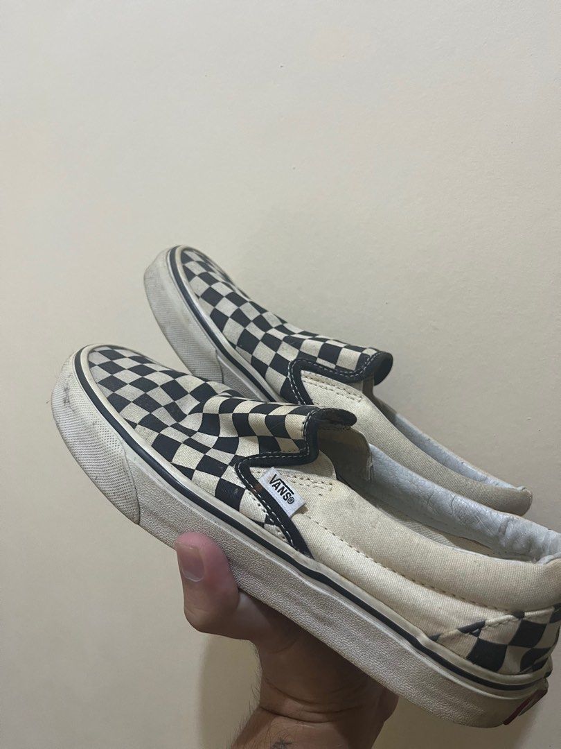 Vans classic slip-on (Black and White) (Category: Sneakers) located in Quezon City. Submitted by lordpsybucks (Listing ID 1375866093, Image 2). Description: Vans classic slip-on (Black and white) Size 7.5 US Women’s.