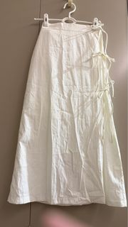 (Category: ) located in . Submitted by closetdeals (Listing ID 1376007209, Image 1). Description: .