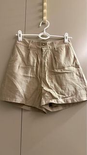 (Category: ) located in . Submitted by closetdeals (Listing ID 1376009193, Image 1). Description: .