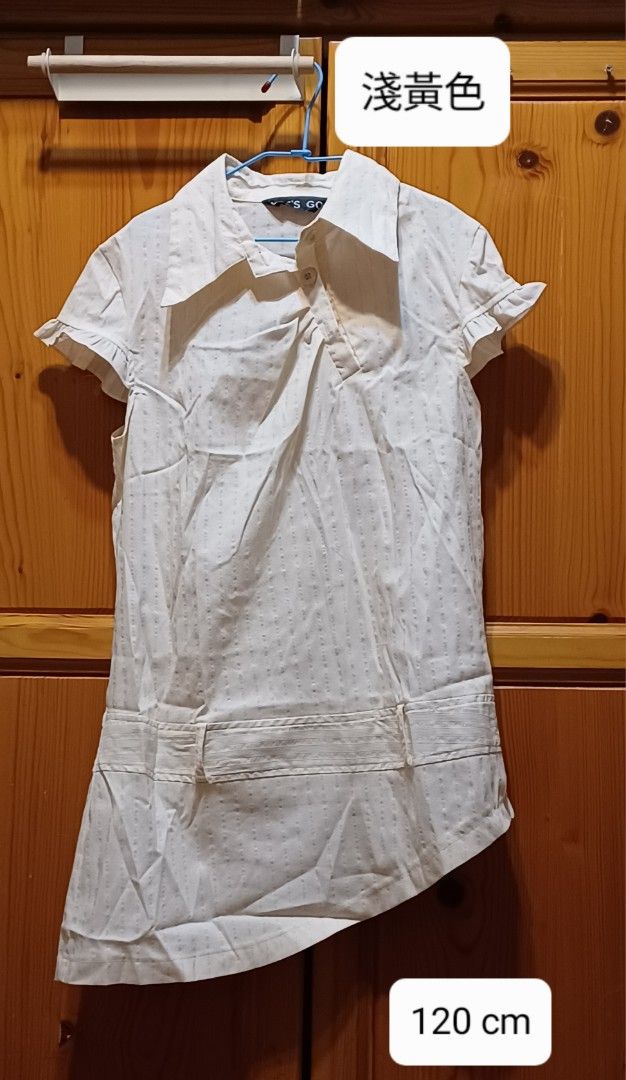 由 yun15962535 (刊登 ID 1376136944，圖片 1) 提交，位於 新北市 (New Taipei) 的 120公分左右 童裝 長版上衣 二手 (類別：嬰兒及兒童流行時尚)，說明：整理家裡 找到很多小朋友的衣服 歡迎參觀選購 賣場內的童裝 3 件以上 95 折，5 件以上 9 折，選好後私訊跟我說，幫你更改價格 衣服褲子裙子滿兩百出貨。