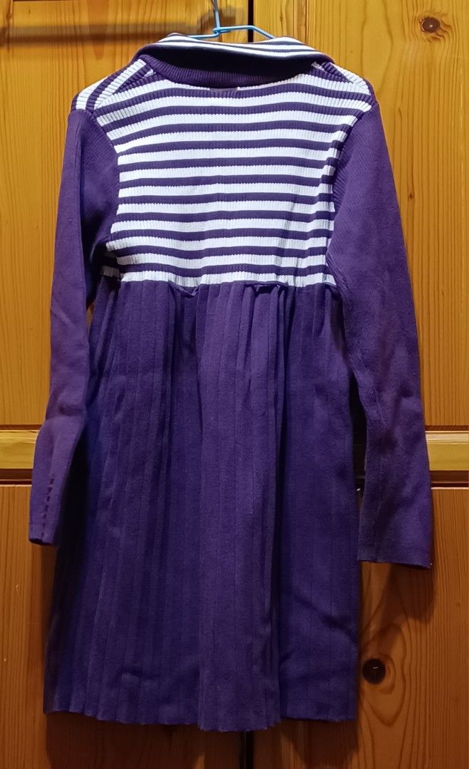 由 yun15962535 (刊登 ID 1376133972，圖片 2) 提交，位於 新北市 (New Taipei) 的 130公分左右 童裝 長版上衣 二手 (類別：嬰兒及兒童流行時尚)，說明：整理家裡 找到很多小朋友的衣服 歡迎參觀選購 賣場內的童裝 3 件以上 95 折，5 件以上 9 折，選好後私訊跟我說，幫你更改價格 衣服褲子裙子滿兩百出貨。