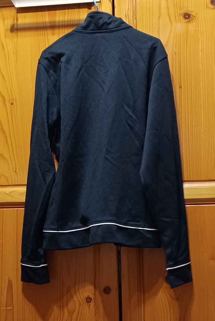 由 yun15962535 (刊登 ID 1376136072，圖片 2) 提交，位於 新北市 (New Taipei) 的 130公分左右 童裝 外套 二手 (類別：嬰兒及兒童流行時尚)，說明：整理家裡 找到很多小朋友的衣服 歡迎參觀選購 賣場內的童裝 3 件以上 95 折，5 件以上 9 折，選好後私訊跟我說，幫你更改價格 衣服褲子裙子滿兩百出貨。
