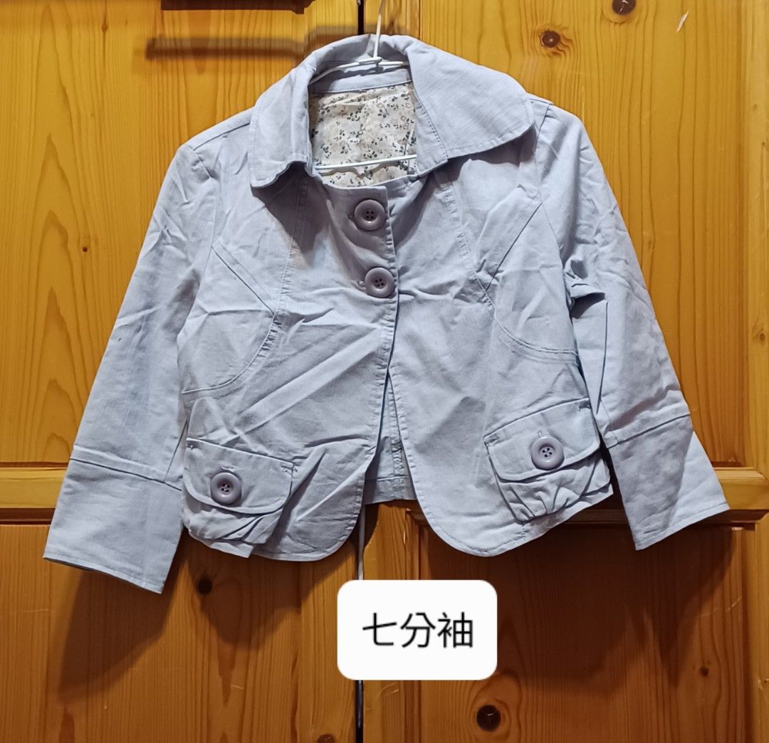 由 yun15962535 (刊登 ID 1376147879，圖片 1) 提交，位於 新北市 (New Taipei) 的 130公分左右 童裝 外套 七分袖 二手 (類別：嬰兒及兒童流行時尚)，說明：整理家裡 找到很多小朋友的衣服 歡迎參觀選購 賣場內的童裝 3 件以上 95 折，5 件以上 9 折，選好後私訊跟我說，幫你更改價格 衣服褲子裙子滿兩百出貨。