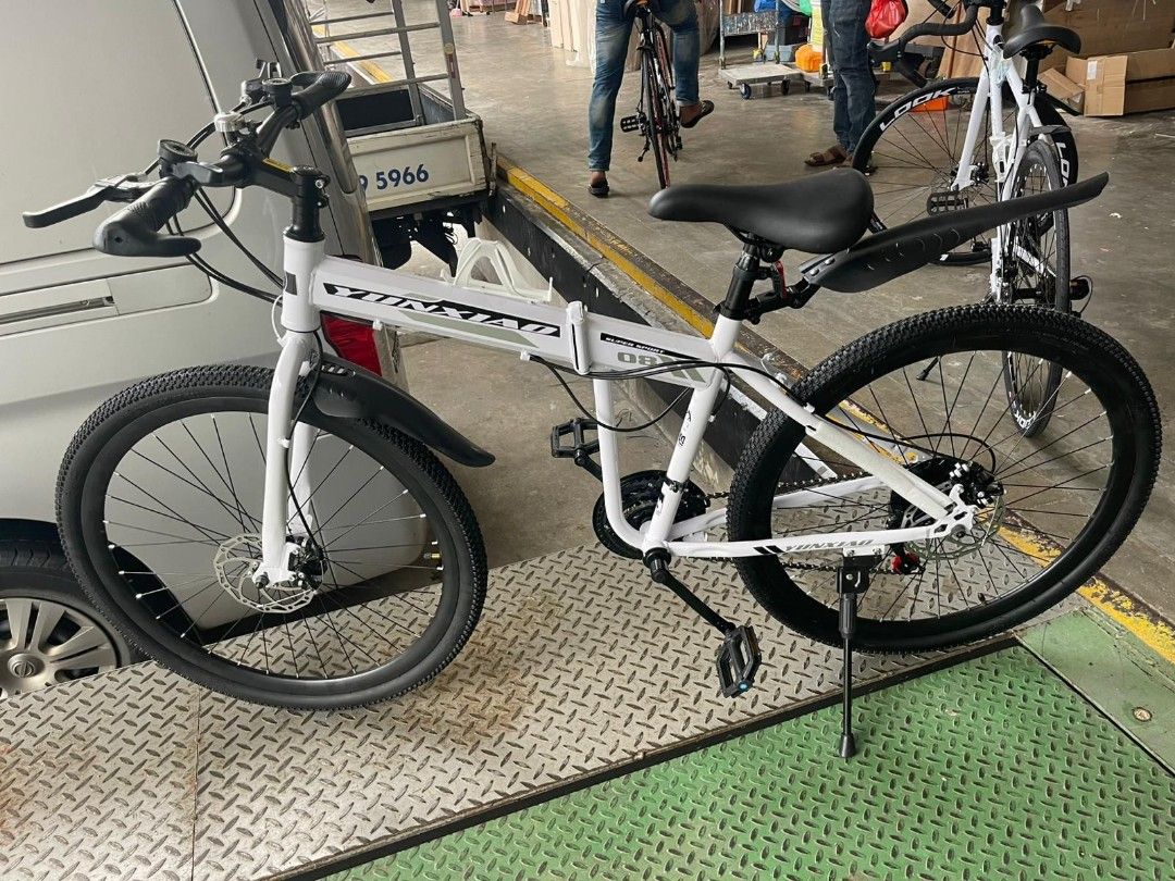 $146#Brand New Folding bicycle (Category: Bicycles) located in Singapore. Submitted by lovenopainfull23 (Listing ID 1376117963, Image 2). Description: I selling my Brand New Folding bicycle yesterday only buy,but I need move from Singapore soon,so more use already $UP185 BUT LET IT GO CHEAP.
