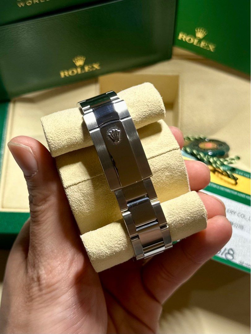 2018 Rolex Datejust 41mm Blue Dial 126300 (Category: Luxury Watches) located in Manila. Submitted by hourglassgalleryph (Listing ID 1376204521, Image 3). Description: LOWEST FIND‼️ 🏷️ ₱465k only! - still negotiable 2018 Rolex Datejust 41mm Blue Dial Ref no. 126300 (not 116) Mint Like New 9.8/10 cond. (caseback sticker intact) Complete Set. Full Links. Trades accepted. Open for Authentication. Guaranteed Authentic or Money Back. Meet ups : Metro 