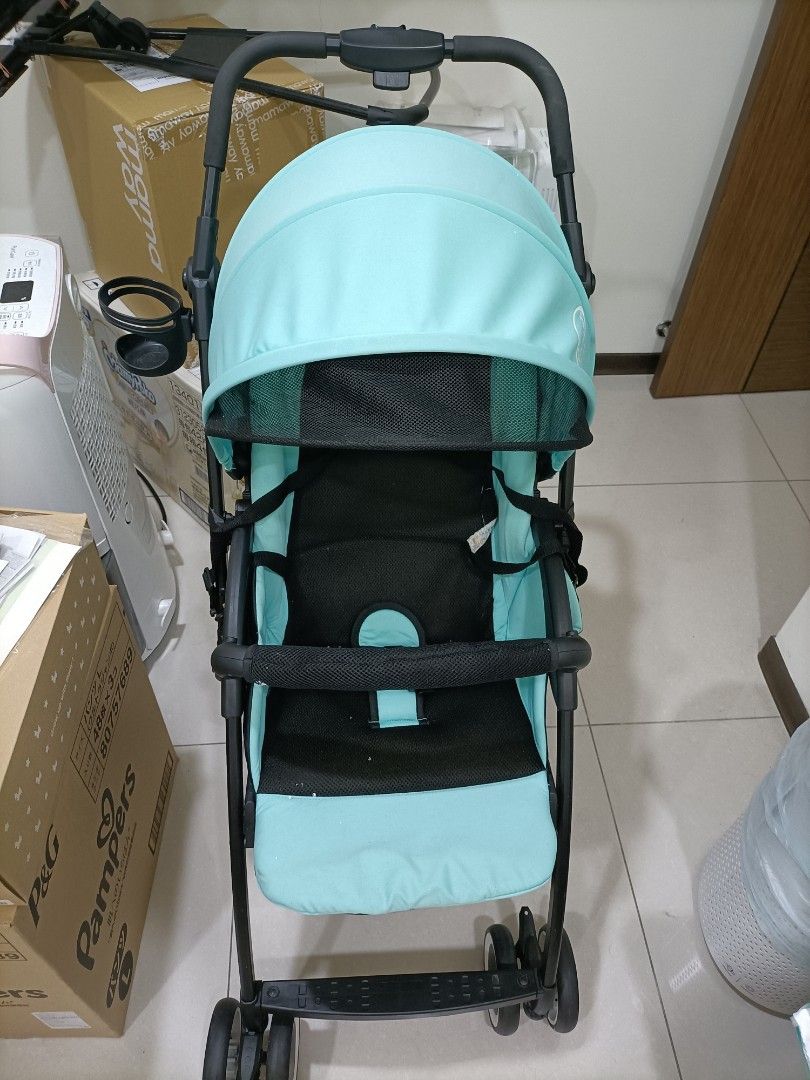 由 szerin (刊登 ID 1376172716，圖片 1) 提交，位於 桃園市 (Taoyuan) 的 娃娃車 (類別：嬰兒車)，說明：可雙向推車，有杯架可放置 因為寶寶太大隻，故更換更大的推車 僅接受面交。