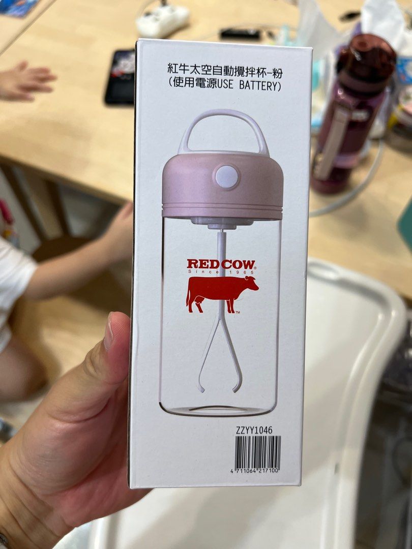 由 ujsilverfo27773 (刊登 ID 1376175993，圖片 1) 提交，位於 台北市 (Taipei) 的 紅牛太空自動攪拌杯（粉紅色） (類別：孕婦用品)，說明：如圖所示。