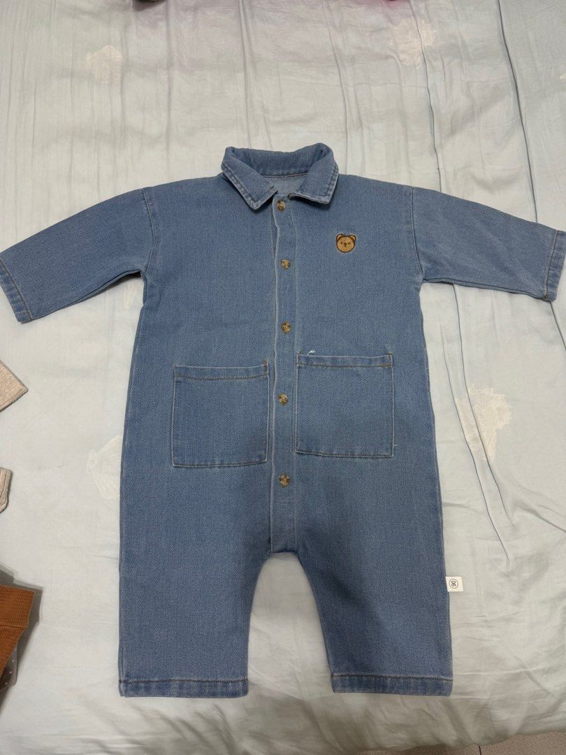 由 mialinn (刊登 ID 1376158063，圖片 1) 提交，位於 高雄市 (Kaohsiung) 的 【寶寶二手衣】牛仔連身褲 #90cm (類別：嬰兒及兒童流行時尚)，說明：寶寶二手衣多少都會有使用痕跡喔～。