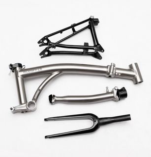 （分類：）位於 。 由 trendybike 提交（商品編號 1376041774，圖片 1）。簡介： 。