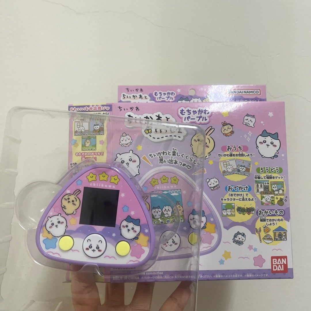 由 77uu77 (刊登 ID 1376118562，圖片 2) 提交，位於 台北市 (Taipei) 的 近全新 日本萬代吉伊卡哇 寵物機 電子雞 (類別：其他電玩主機)，說明：拆封後 短暫玩一週 無傷無損 9.5成新以上 功能正常 是裝電池供電使用。