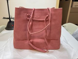 由 jjwithphoebe (刊登 ID 1376197587，圖片 1) 提交，位於 的 (類別：)，說明：。