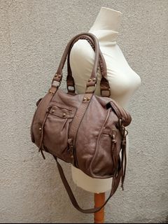 (Kategori: ) berada di . Dikirim oleh lemari_pippy (ID iklan 1376205072, Gambar 1). Deskripsi: .