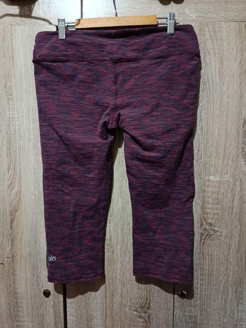 Alo old logo tokong leggings (Category: Activewear) located in San Pedro. Submitted by thriftersthrift (Listing ID 1376139384, Image 2). Description: Waistline 31-34 Length(inches) :24 Good condition Already wash Color rate : 9/10 🌵ALL ITEMS ARE FROM UKAY BALE SO MANAGE YOUR EXPECTATION 🌵 ASK SELLER FOR MORE INFORMATION COLOR MAY CHANGE TRU LIGHTING.