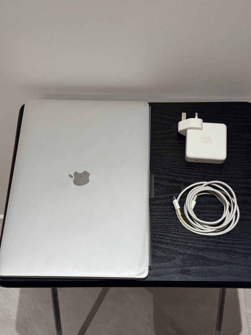 Apple MacBook Pro 16 inch 2019 i9 32GB 1TB62863110651138114
