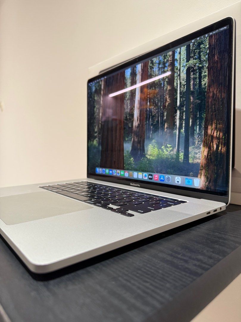 Apple MacBook Pro 16 inch 2019 i9 32GB 1TB62863110651138112
