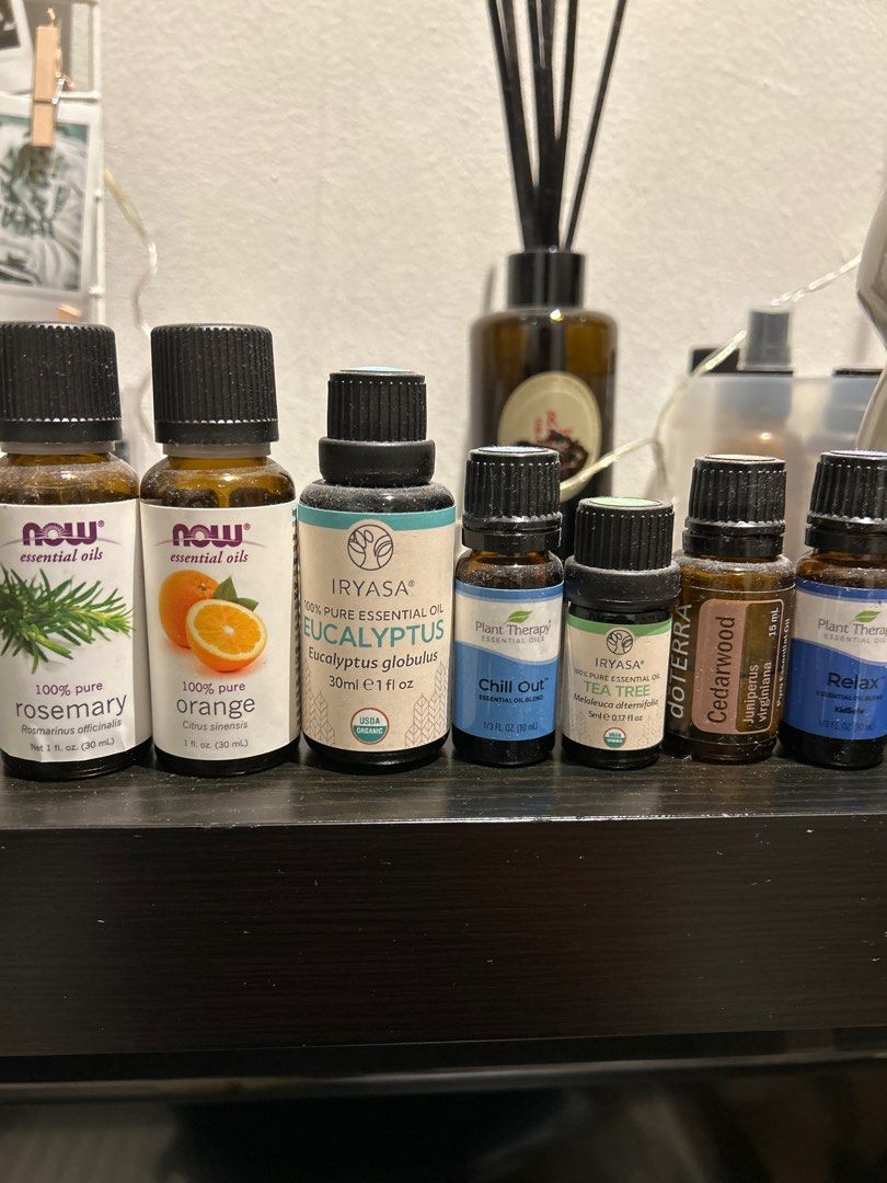 Aroma diffuser with essential oils 65074872274817115