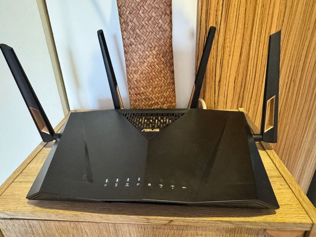 ASUS RT-AX88U AX6000 Dual-Band WiFi 6 Router – Excellent Condition with box628630848549131119