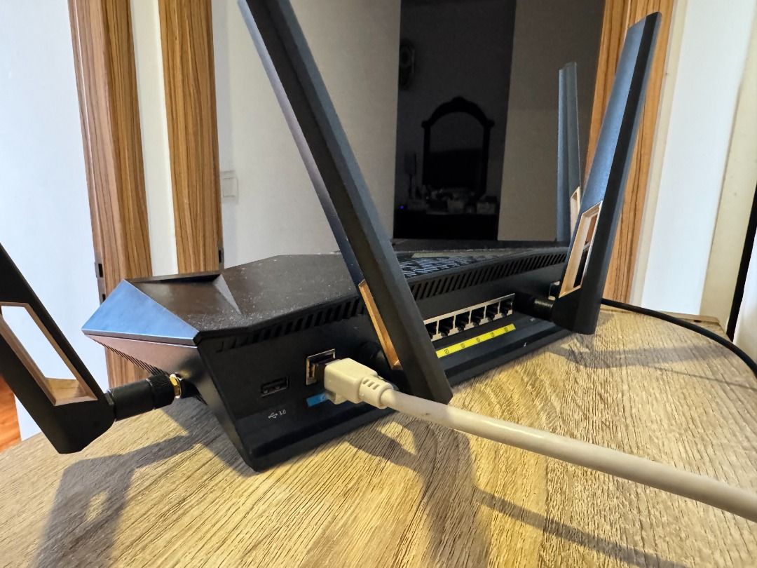 ASUS RT-AX88U AX6000 Dual-Band WiFi 6 Router – Excellent Condition with box62863084854913111