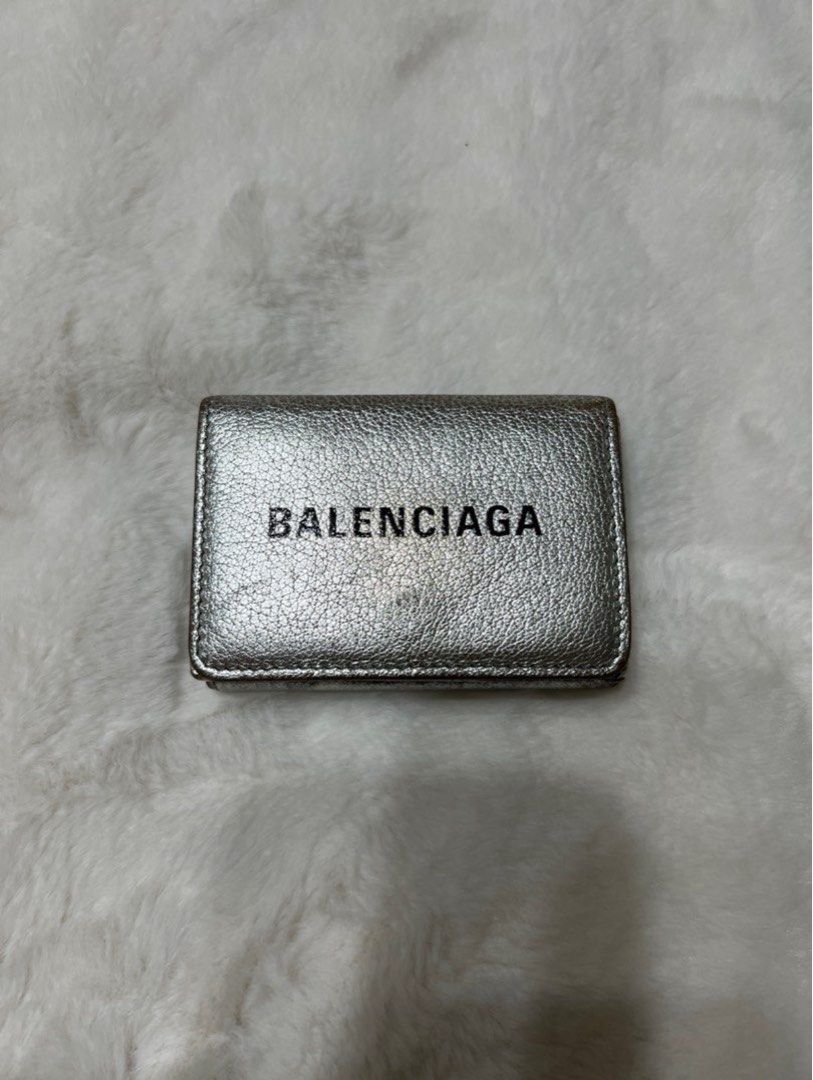 Authentic Balenciaga Trifold Compact Wallet Cardholder Small Wallet Preloved (Category: Luxury Bags & Wallets) located in Paranaque City. Submitted by authentic_mj (Listing ID 1376168570, Image 1). Description: Authentic Balenciaga Trifold Compact Wallet Cardholder Small Wallet Preloved Authentic from Japan No inclusions Issue: Needs recolor on edges.