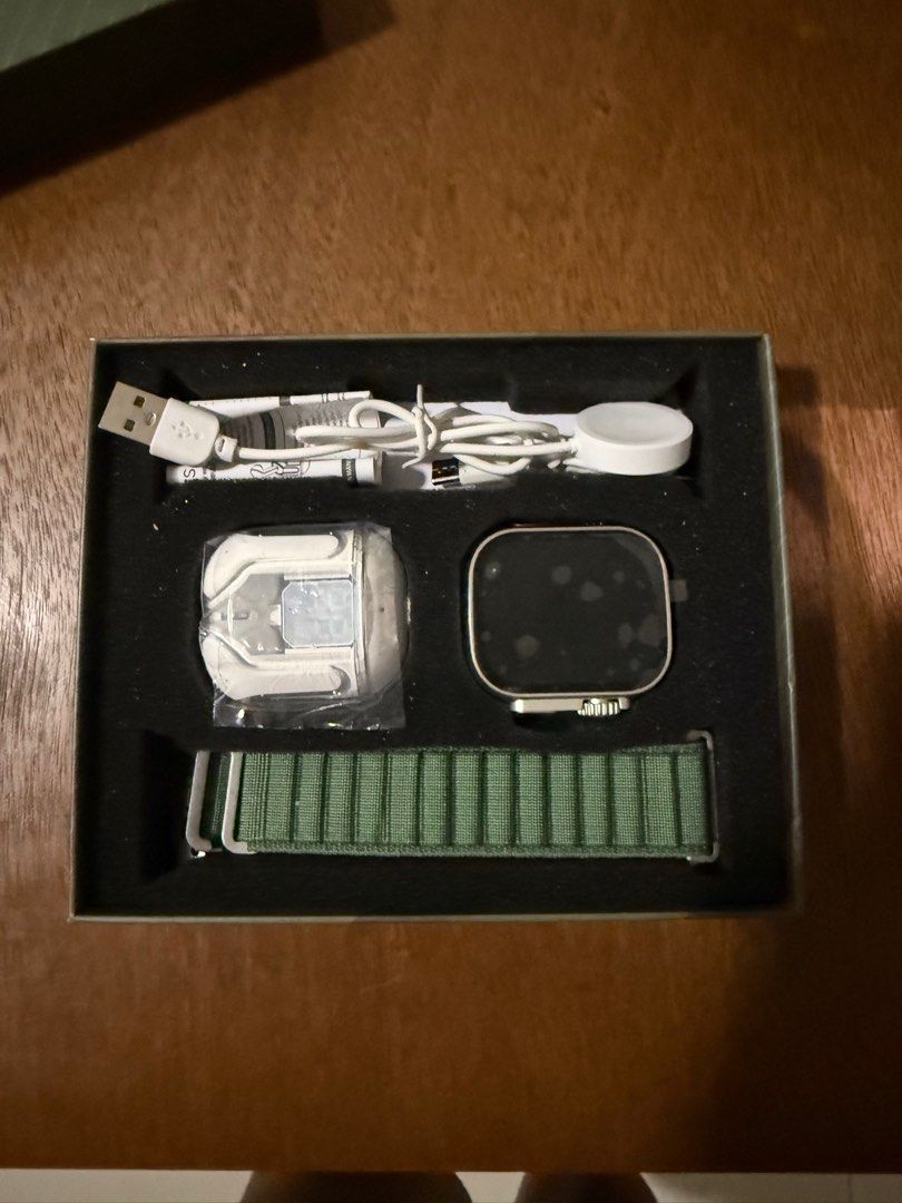 axcs watch and earbuds (Category: Wearables & Smart Watches) located in Balanga. Submitted by miss_sean1107 (Listing ID 1376066194, Image 3). Description: AXCS.