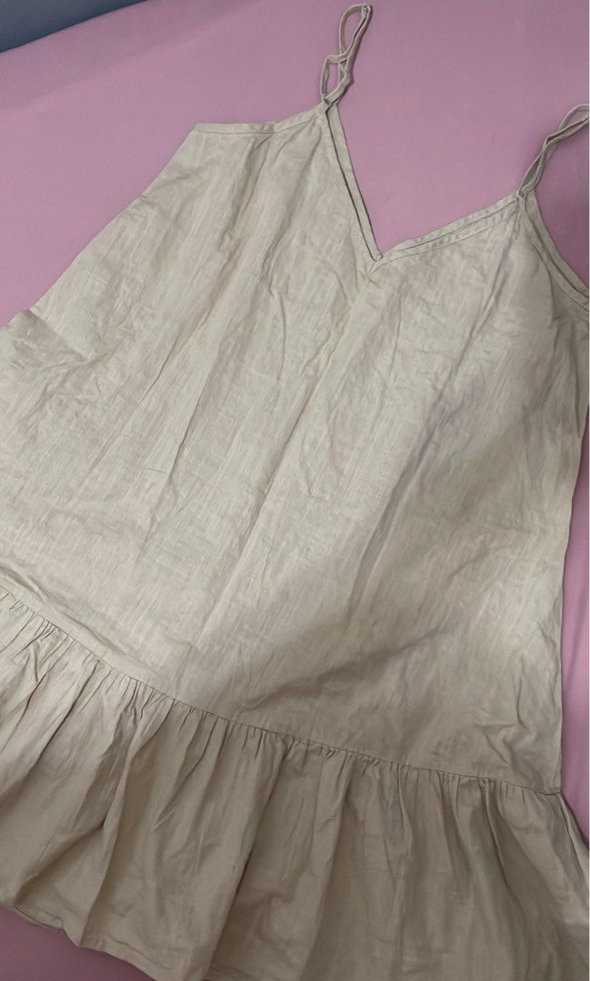 beige linen slip dress (Category: Dresses) located in Davao. Submitted by capri.sun (Listing ID 1376084055, Image 2). Description: linen fits xs-m just needs ironing hehe feel free to dm me your offers! 💌.