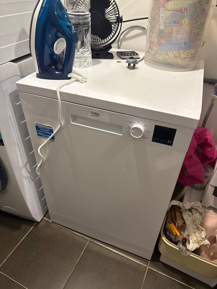 Beko Dishwasher (Category: Dishwasher) located in Kuala Lumpur. Submitted by rinoar (Listing ID 1376216539, Image 1). Description: Still under manufacture warranty (2 years) bought on March 2024 for RM1 687 My New maid doesnt like to use the dishwasher & Im planning to get a freezer in place once the dishwasher is sold, live in a small condo so space is really limited..
