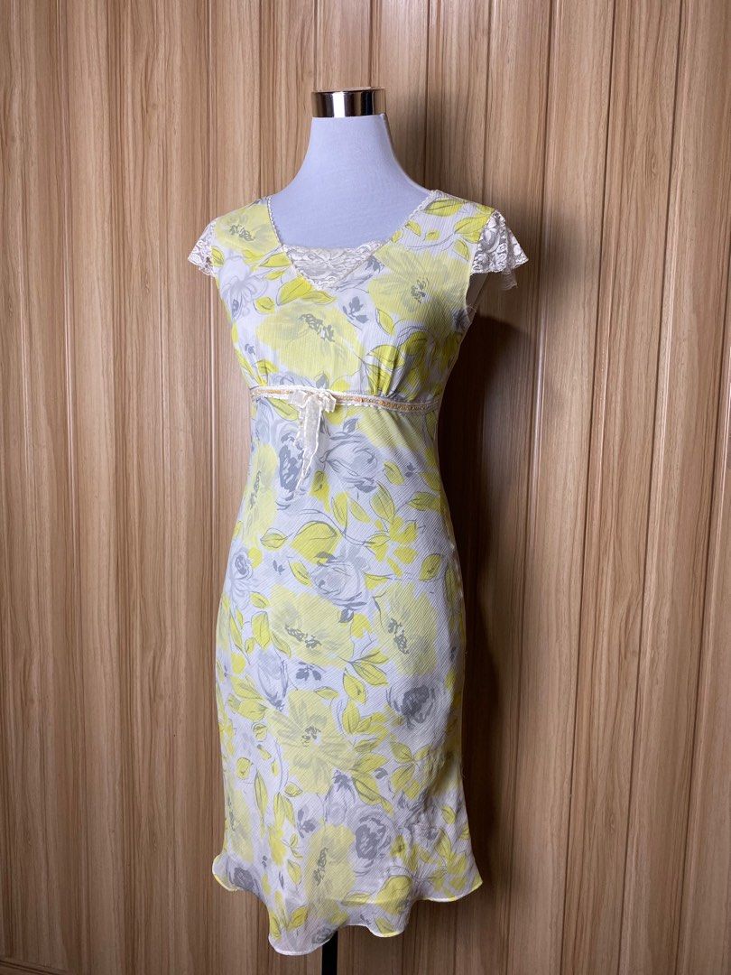 Bias Cut Yellow for sale! (Category: Dresses) located in Baguio. Submitted by domss_ (Listing ID 1376121088, Image 2). Description: Nakaka sexy ng sobra! Small - Medium size. 280 only! 🫶🏻 .