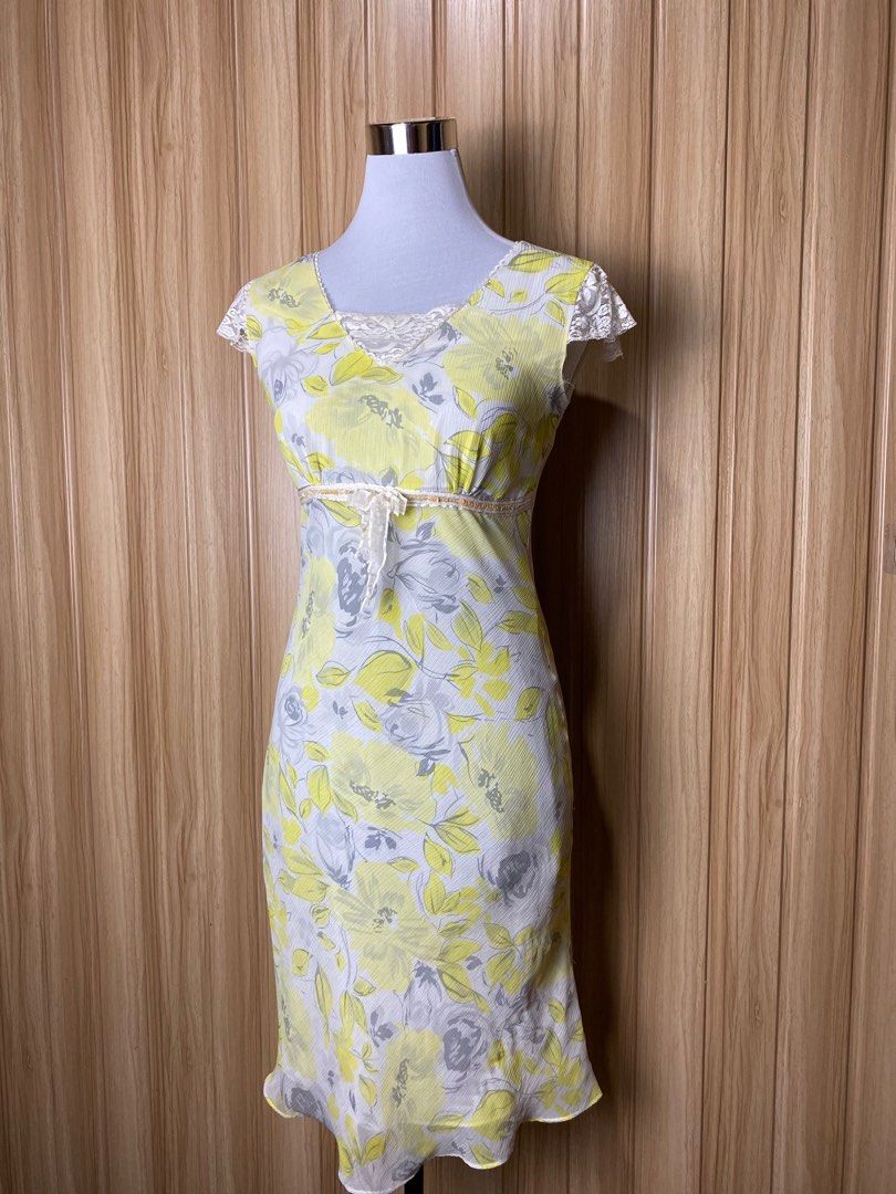 Bias Cut Yellow for sale! (Category: Dresses) located in Baguio. Submitted by domss_ (Listing ID 1376121088, Image 1). Description: Nakaka sexy ng sobra! Small - Medium size. 280 only! 🫶🏻 .