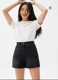 (Category: ) located in . Submitted by pomme.s (Listing ID 1376207029, Image 1). Description: .