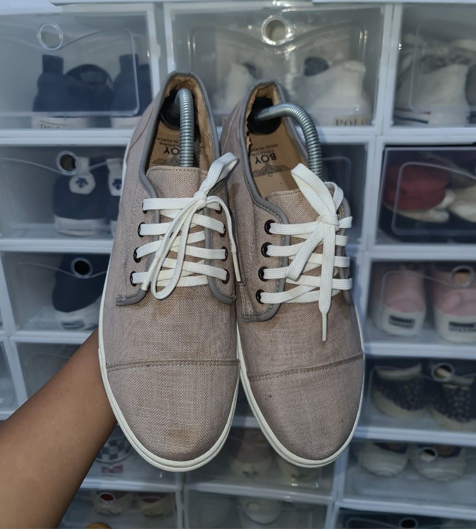 Boy London sneakers / 27 CM (Category: Sneakers) located in Tanza. Submitted by jazz.93 (Listing ID 1376145826, Image 2). Description: Boy London sneakers Size: 27 CM CHRISTMAS SALE 300 + Shipping fee ‼️ Need wash May bakbak sa socklining Please note, these shoes are preloved and do not come with the original box. Please manage your expectations and buy at your own risk. MOP: Gcash/Maya/Seabank Loc: Tanza, Cavite MOD: J&T Shipping Date: Every Wed