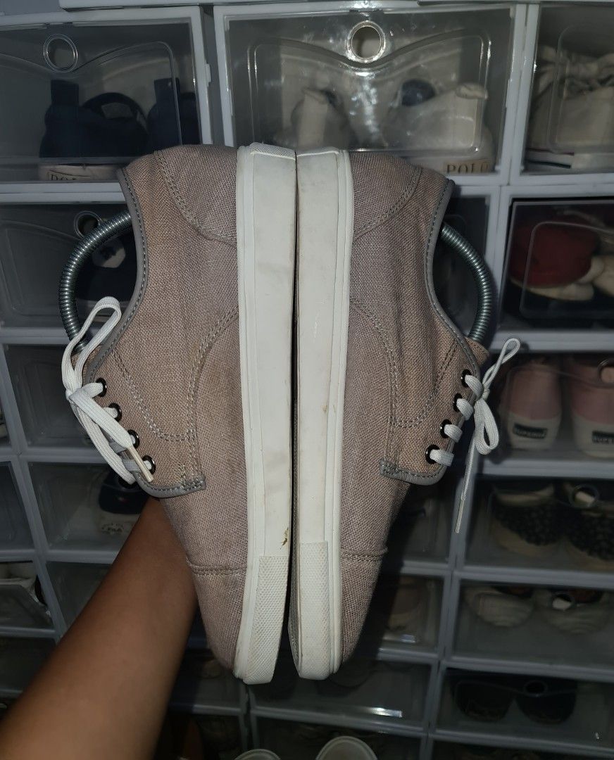 Boy London sneakers / 27 CM (Category: Sneakers) located in Tanza. Submitted by jazz.93 (Listing ID 1376145826, Image 3). Description: Boy London sneakers Size: 27 CM CHRISTMAS SALE 300 + Shipping fee ‼️ Need wash May bakbak sa socklining Please note, these shoes are preloved and do not come with the original box. Please manage your expectations and buy at your own risk. MOP: Gcash/Maya/Seabank Loc: Tanza, Cavite MOD: J&T Shipping Date: Every Wed