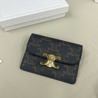 (Category: ) located in . Submitted by diva_closet (Listing ID 1376052779, Image 1). Description: .