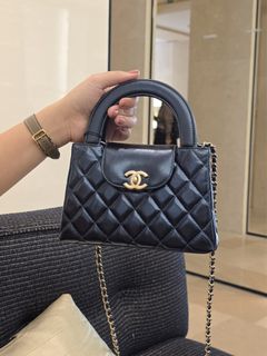 (Category: ) located in . Submitted by luxuryfindsforless (Listing ID 1376158187, Image 1). Description: .