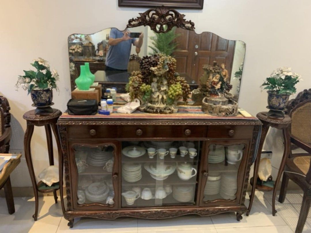 China Buffet Table (Category: Tables & Sets) located in Las Pinas. Submitted by jesus1smysavi0r (Listing ID 1376168834, Image 1). Description: Vintage Buffet Table and cabinet. Mirror is INCLUDED. Contents are NOT included.