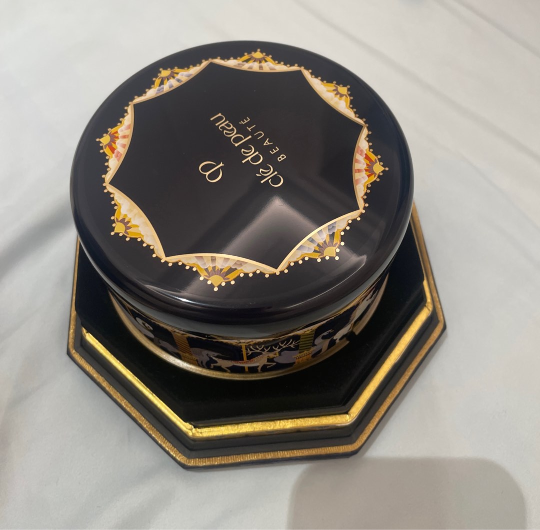 clé de peau BEAUTÉ オクタゴン型ボックス ショップ clé de peau