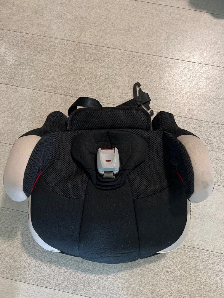 Combi baby car seat (Category: Car Seats) located in Singapore. Submitted by wz0701 (Listing ID 1376091181, Image 3). Description: Self collect, check out the pictures for details .