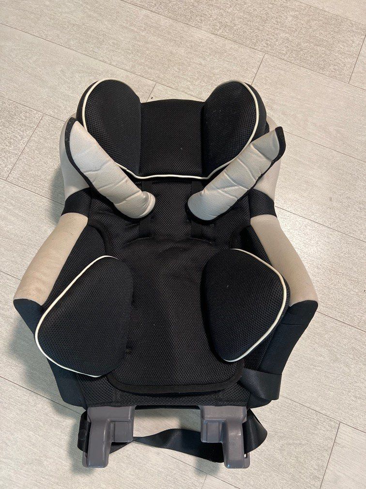 Combi baby car seat (Category: Car Seats) located in Singapore. Submitted by wz0701 (Listing ID 1376091181, Image 2). Description: Self collect, check out the pictures for details .