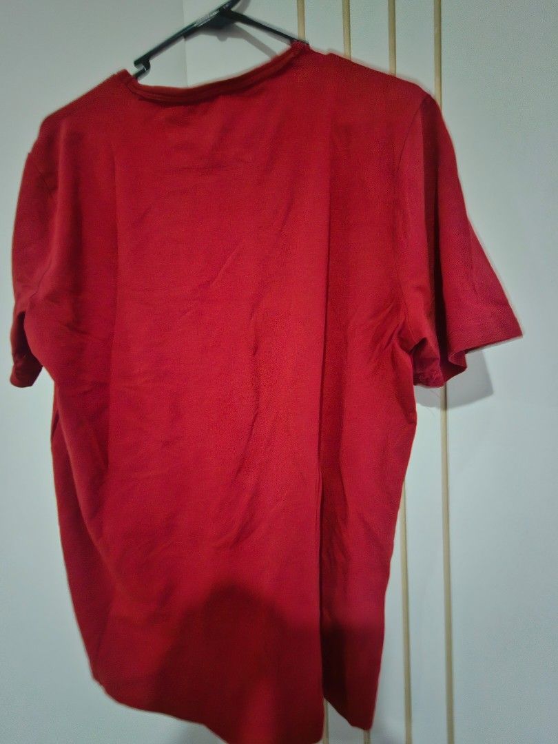 Daniel hechter t shirt in an excellent condition (Category: Men's Clothes) located in Sebastopol. Submitted by jabakukub03472 (Listing ID 1376211802, Image 2). Description: .