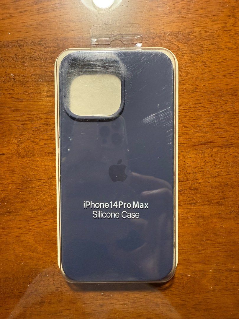 Dark blue case for iphone 14 pro max (Category: Cases & Sleeves) located in Manila. Submitted by jppchang96280 (Listing ID 1376212470, Image 1). Description: Dark blue phone case for iphone 14 pro max ✅ lalamove or jnt only (around metro manila preferably) ✅ buyer will shoulder shipping fee ✅ Gcash only .