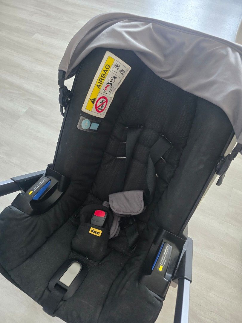 DoonaMax stroller and car seat (Category: Strollers) located in Singapore. Submitted by bubbly201 (Listing ID 1376073350, Image 1). Description: Used this Doona since mid 2023. It is only 2 years old. Still in good condition..