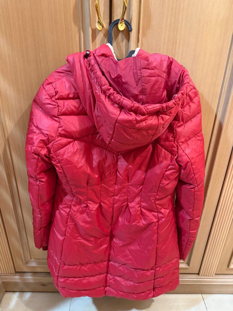 Down jacket (Category: Coats, Jackets and Outerwear) located in Kuala Lumpur. Submitted by jeslynvu (Listing ID 1376150714, Image 3). Description: Only wore once.