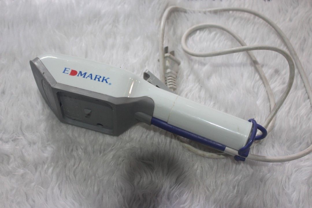 Edmark Handheld steamer for clothes (Category: Irons & Steamers) located in Quezon City. Submitted by zmmpreloved (Listing ID 1376212885, Image 3). Description: .