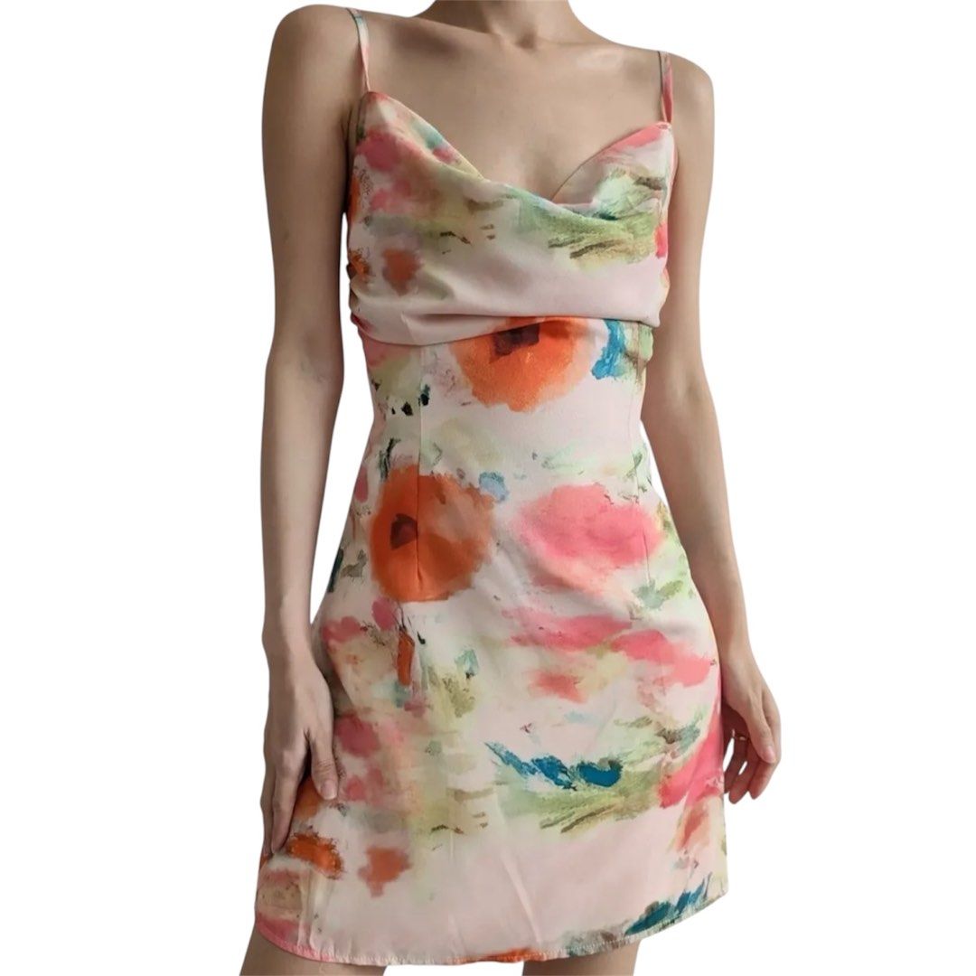 Floral Print Dress (Category: Dresses) located in Taguig. Submitted by quin21 (Listing ID 1376147488, Image 1). Description: Size: SMALL Bust: 34” Waist: 27” Length: 31”.