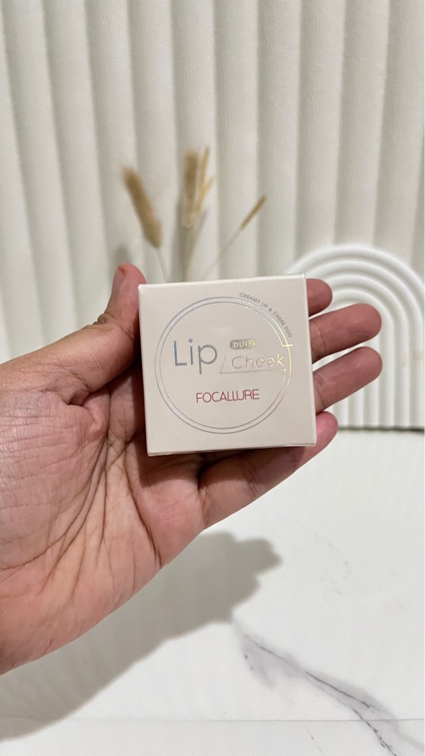 Focallure lip & check (New), Kesehatan & Kecantikan, Rias Wajah di ...