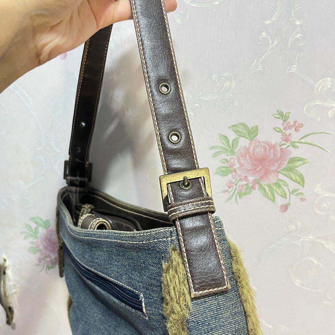 Fur Denim Y2k Kili Bag (Category: Shoulder Bags) located in Angeles City. Submitted by ransteria (Listing ID 1376054064, Image 3). Description: 𝑆𝑖𝑧𝑒：11.5in width 7.5in height (without straps) 3.5in base 𖦹 adjustable straps 𖦹 has lots of compartments!.