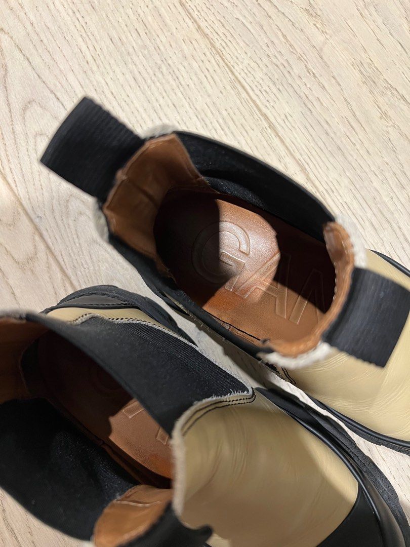 Ganni Chelsea boots (Category: Women's Shoes) located in Southbank. Submitted by kirkir (Listing ID 1376127660, Image 3). Description: Good condition.