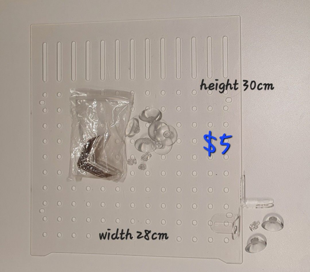 GEX sponge filter, pump and accessories (Category: Homes & Other Pet Accessories) located in Singapore. Submitted by ktc.1 (Listing ID 1374844282, Image 3). Description: 1. GEX sponge filter set $10 2. Tank partition $5 3. Class cover with holder $5 Collect at Clementi on weekends, Mon or Friday..